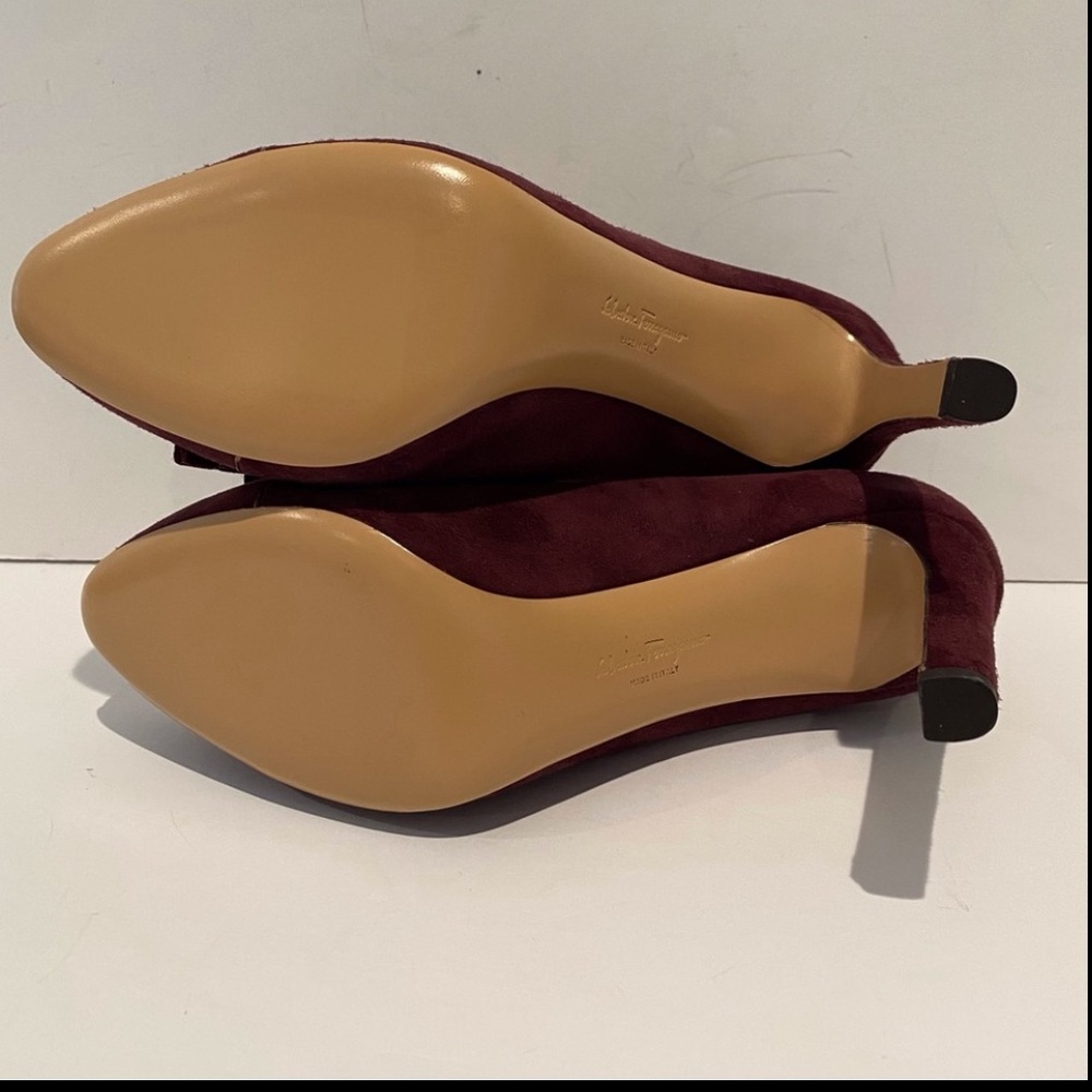 🆕 Salvatore Ferragamo Suede Pumps NIB - Picture 12 of 13